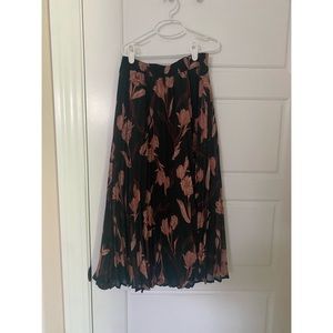 Flowy maxi skirt